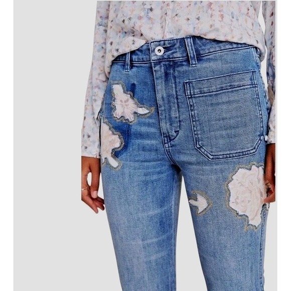 Pilcro High Rise Rose Patches Cottagecore Bootcut Flare Jeans 24X32 NO SIZE TAGS - Picture 1 of 12